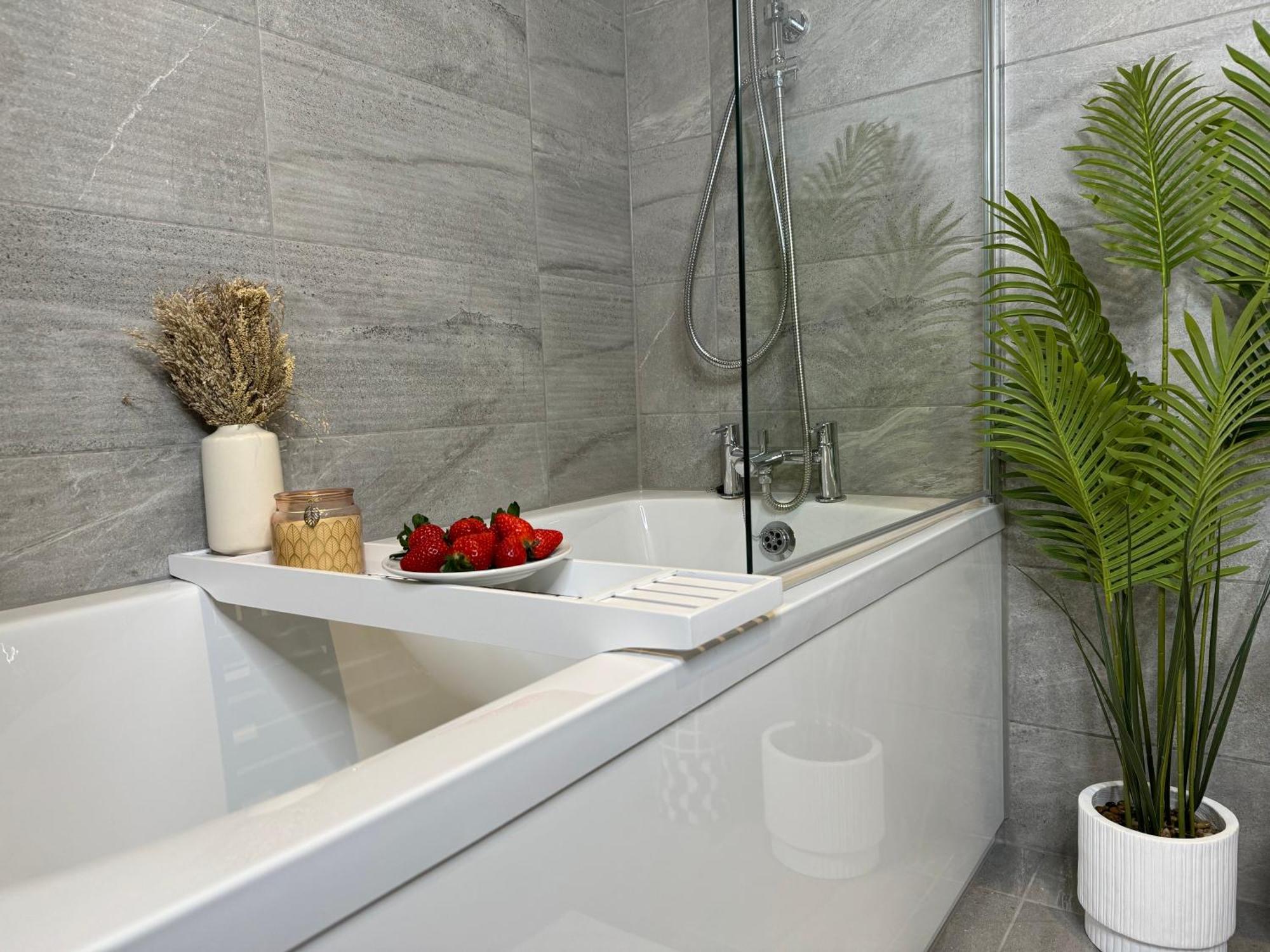 Modern One-Bedroom Apartment Swindon Eksteriør bilde