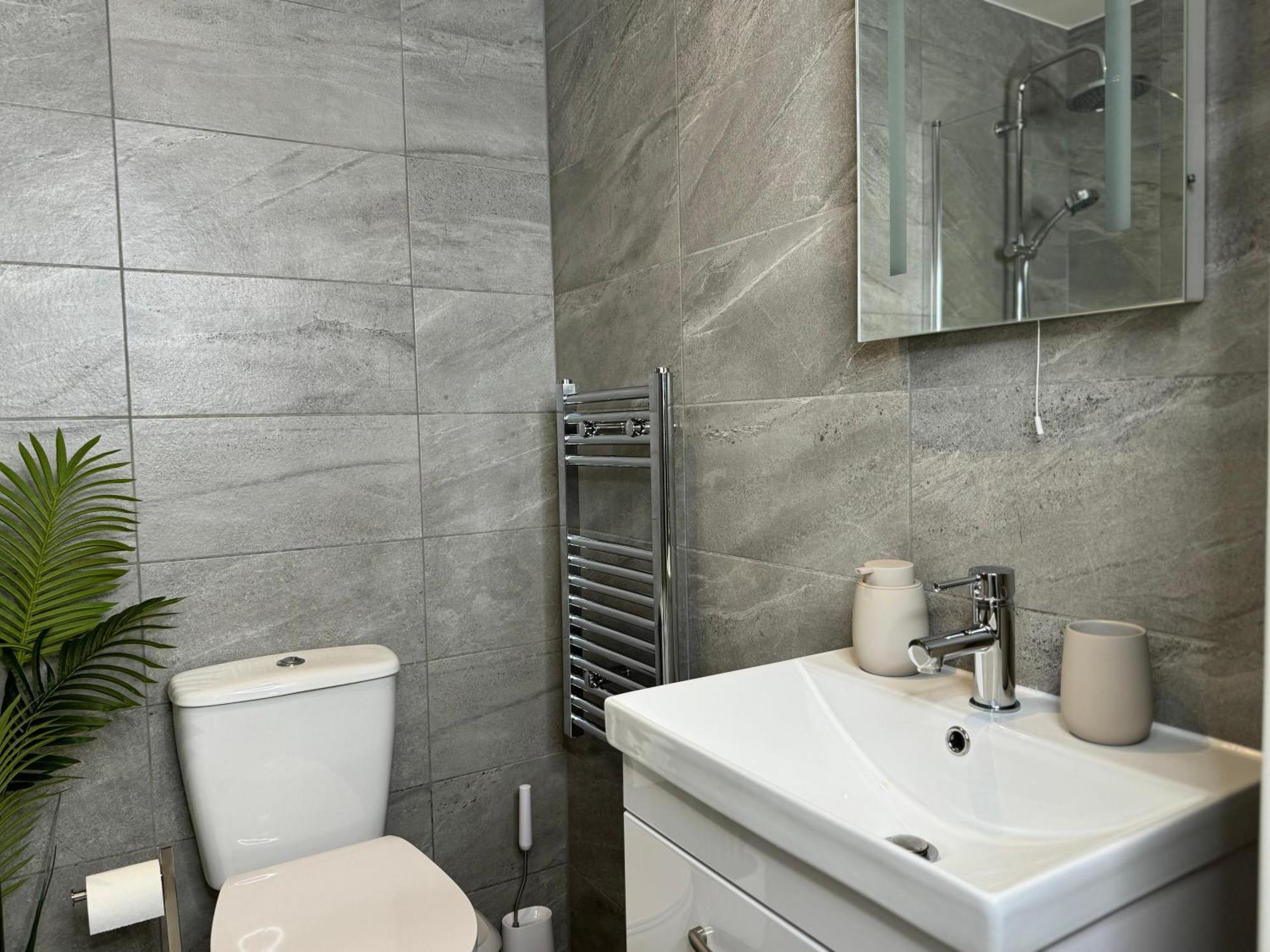 Modern One-Bedroom Apartment Swindon Eksteriør bilde